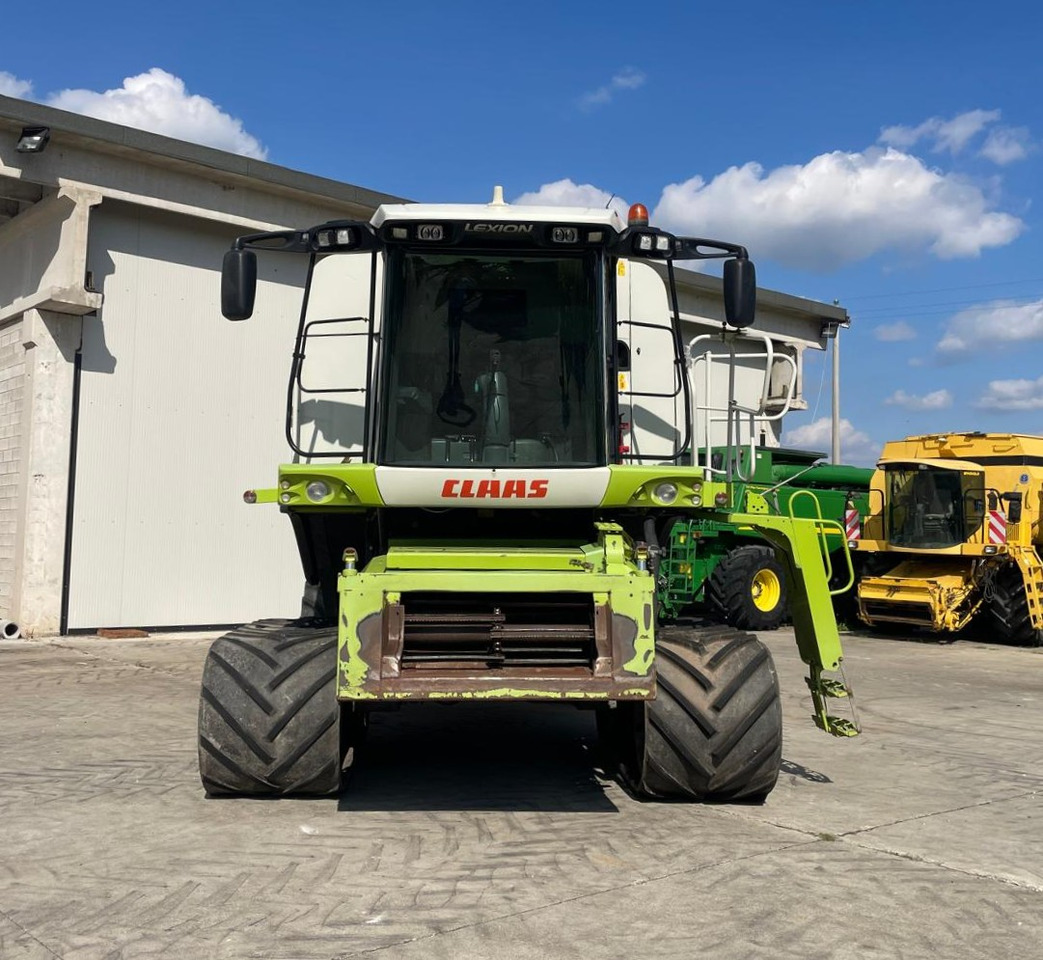 CLAAS MIETITREBBIA LEXION 570TT - Moissonneuse-batteuse: photos 3 CLAAS MIETITREBBIA LEXION 570TT - Moissonneuse-batteuse: photos 3