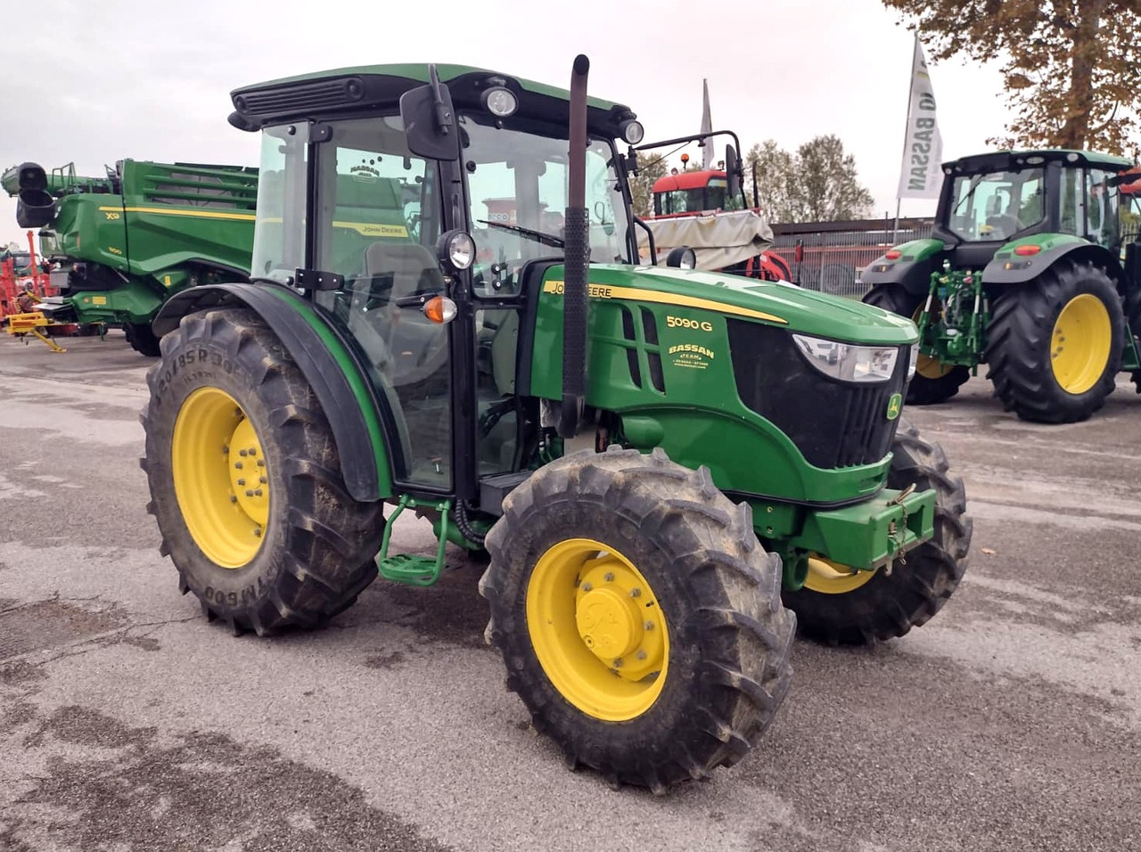 JOHN DEERE 5090 G - Tracteur agricole: photos 2 JOHN DEERE 5090 G - Tracteur agricole: photos 2