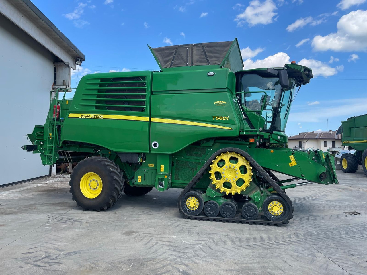 JOHN DEERE MIETITREBBIA T 560 - Moissonneuse-batteuse: photos 2 JOHN DEERE MIETITREBBIA T 560 - Moissonneuse-batteuse: photos 2