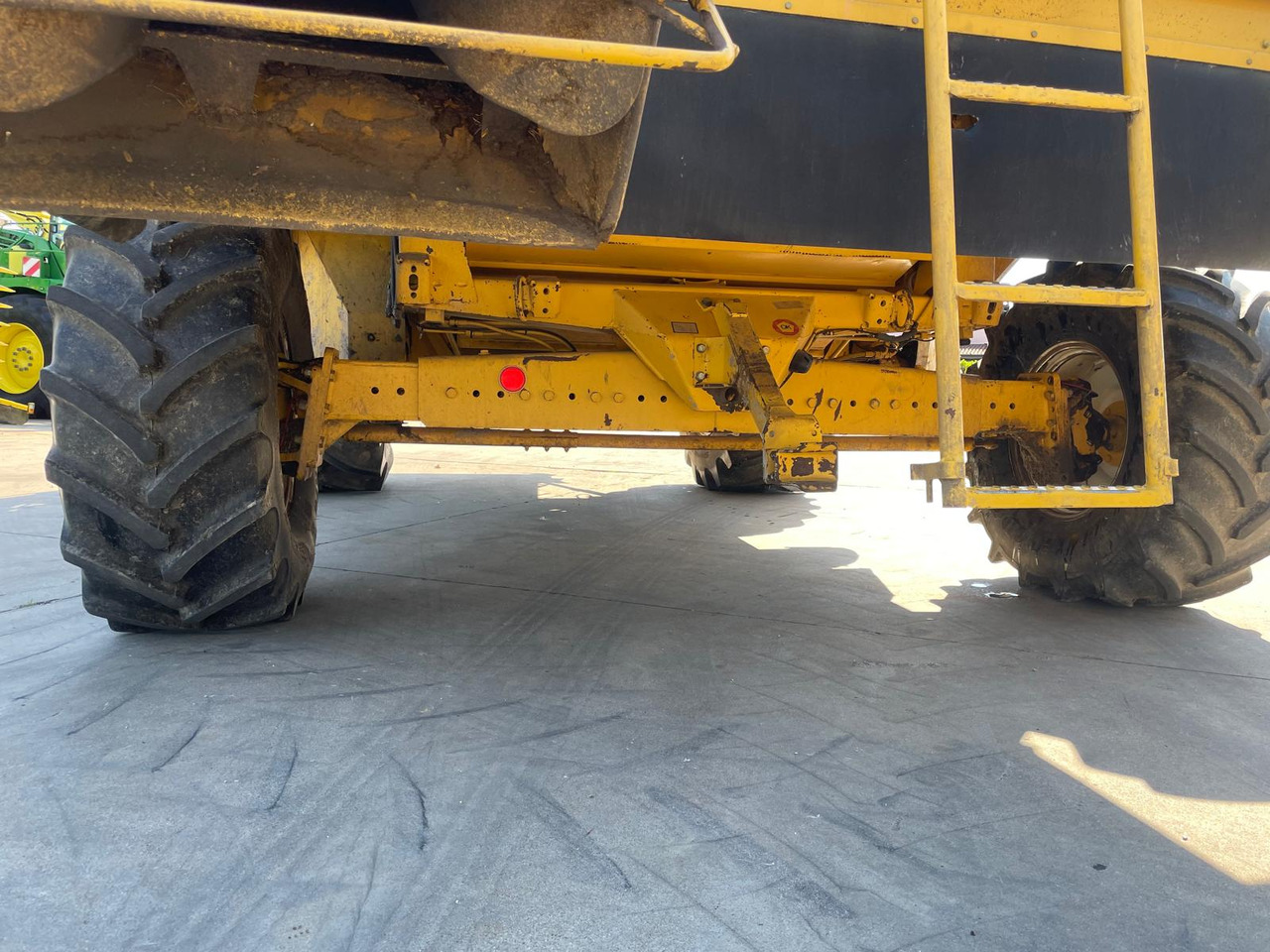 NEW HOLLAND MIETITREBBIA TF 78 - Moissonneuse-batteuse: photos 4 NEW HOLLAND MIETITREBBIA TF 78 - Moissonneuse-batteuse: photos 4