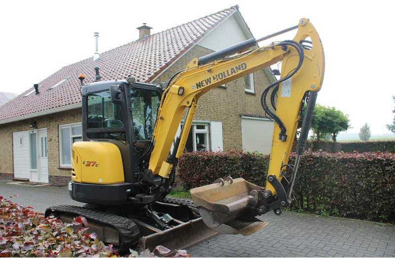 New Holland E37C - Mini grue: photos 1 New Holland E37C - Mini grue: photos 1
