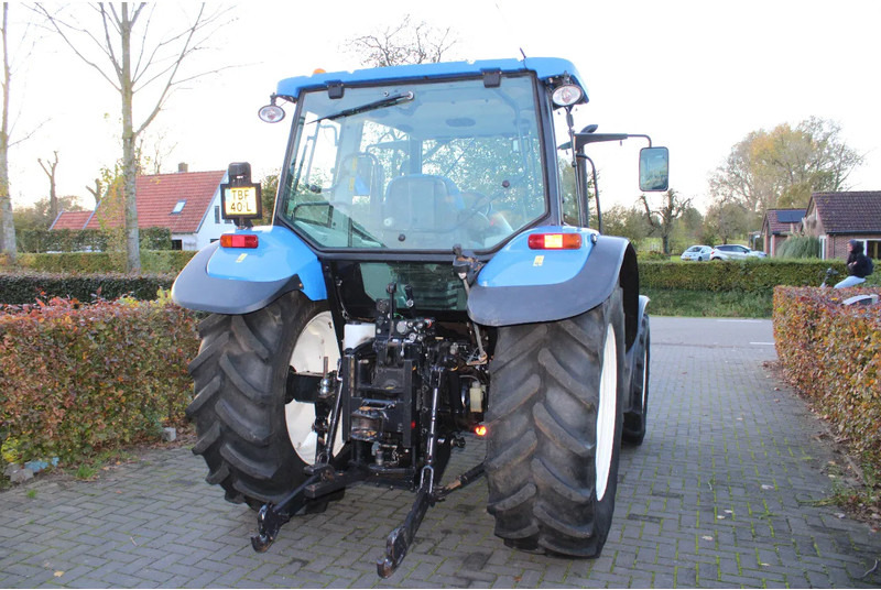New Holland T5050 - Tracteur agricole: photos 5 New Holland T5050 - Tracteur agricole: photos 5