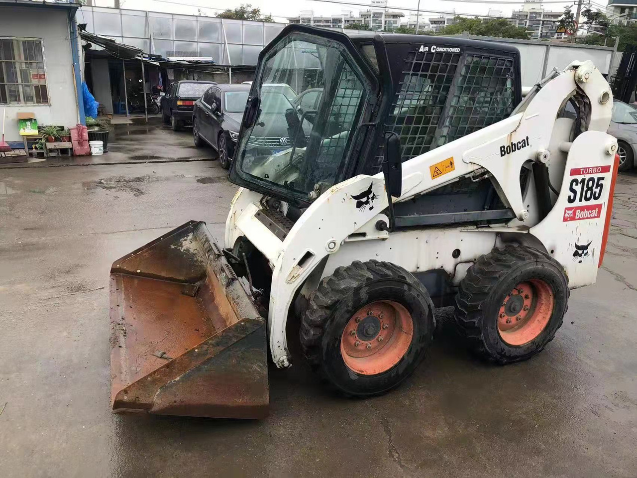 BOBCAT S185 - Mini chargeuse: photos 2 BOBCAT S185 - Mini chargeuse: photos 2