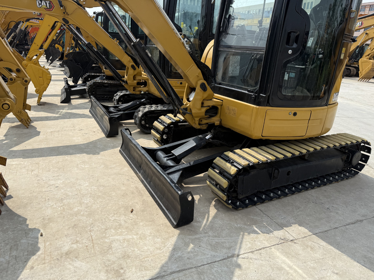 Mini pelle CATERPILLAR 303.5e: photos 10 Mini pelle CATERPILLAR 303.5e: photos 10