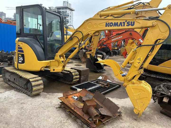CE/EPA Certified! Komatsu Pc 35 Used Excavator komatsu Pc35 Mini 3 Ton Crawler Excavator with Rubber Track for Sale - Mini pelle: photos 4 CE/EPA Certified! Komatsu Pc 35 Used Excavator komatsu Pc35 Mini 3 Ton Crawler Excavator with Rubber Track for Sale - Mini pelle: photos 4
