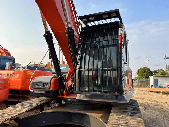 Doosan Construction Equipment Dx300 , Used Earth-moving Machine Doosan Excavator , Doosan Heavy Machines for Sale - Pelle: photos 4 Doosan Construction Equipment Dx300 , Used Earth-moving Machine Doosan Excavator , Doosan Heavy Machines for Sale - Pelle: photos 4