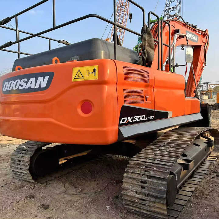 Doosan Construction Equipment Dx300 , Used Earth-moving Machine Doosan Excavator , Doosan Heavy Machines for Sale - Pelle: photos 1 Doosan Construction Equipment Dx300 , Used Earth-moving Machine Doosan Excavator , Doosan Heavy Machines for Sale - Pelle: photos 1