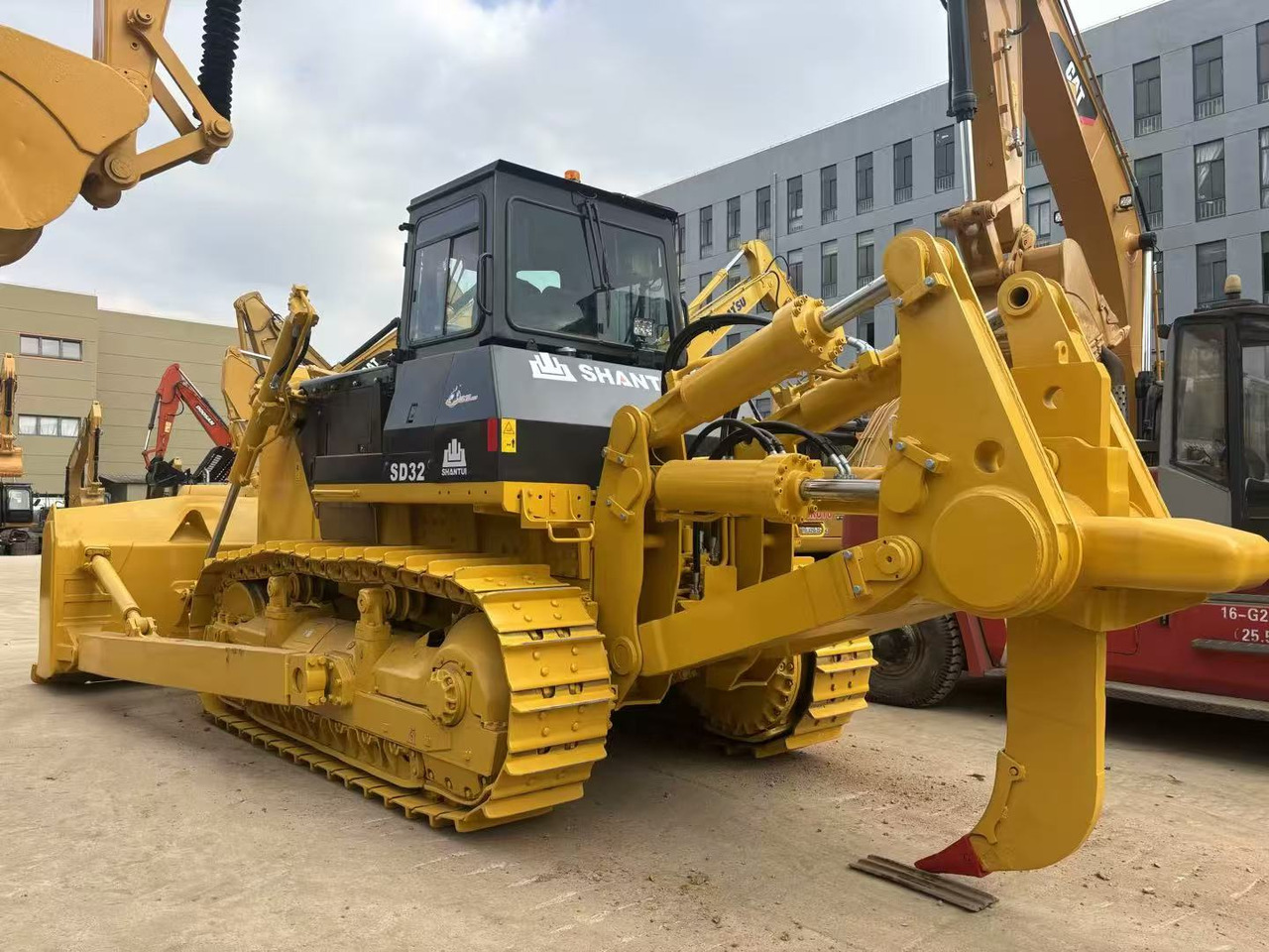 SHANTUI SD32 - Bulldozer: photos 5 SHANTUI SD32 - Bulldozer: photos 5