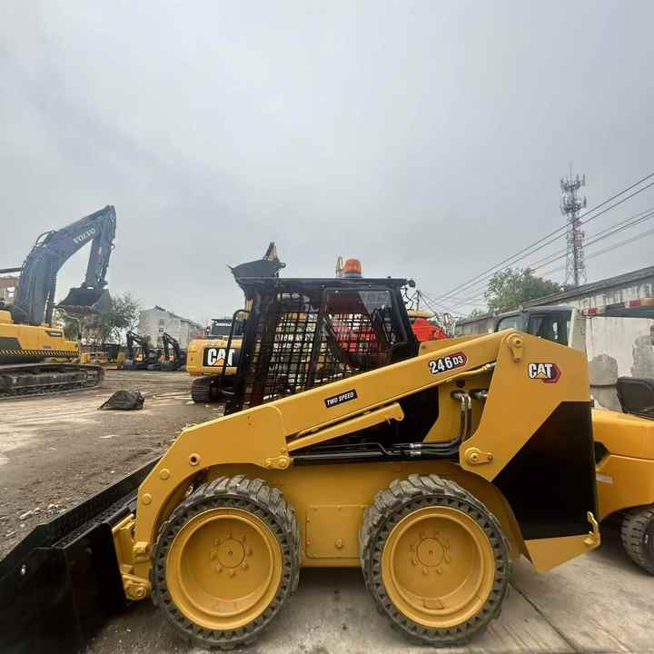 Used Cat246D2 New Model Skid Steer Second Hand Machine Popular Brand Japan Hydraulic Machinery - Mini chargeuse: photos 2 Used Cat246D2 New Model Skid Steer Second Hand Machine Popular Brand Japan Hydraulic Machinery - Mini chargeuse: photos 2