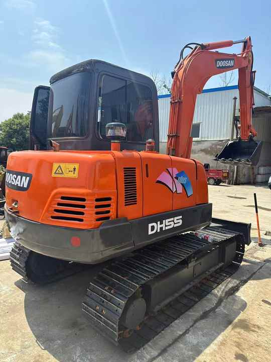 Used Digger Doosan Dh55 Construction Machinery Construction Digger Used Doosan Dh55 Cheap Excavator - Pelle sur chenille: photos 2 Used Digger Doosan Dh55 Construction Machinery Construction Digger Used Doosan Dh55 Cheap Excavator - Pelle sur chenille: photos 2
