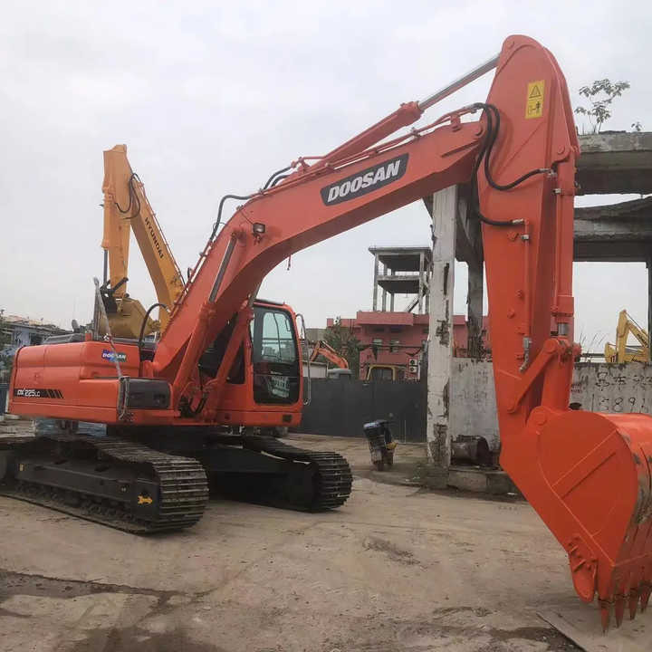 Used Excavator Doosan DX225LC Excavators Mini Equipment Earth Moving Machinery Doosan Digger Excavator for Sale - Pelle sur chenille: photos 3 Used Excavator Doosan DX225LC Excavators Mini Equipment Earth Moving Machinery Doosan Digger Excavator for Sale - Pelle sur chenille: photos 3