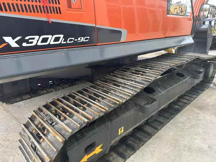 Used Excavator Doosan DX300 Excavators Mini Equipment Earth Moving Machinery Doosan Digger Excavator for Sale - Pelle sur chenille: photos 5 Used Excavator Doosan DX300 Excavators Mini Equipment Earth Moving Machinery Doosan Digger Excavator for Sale - Pelle sur chenille: photos 5