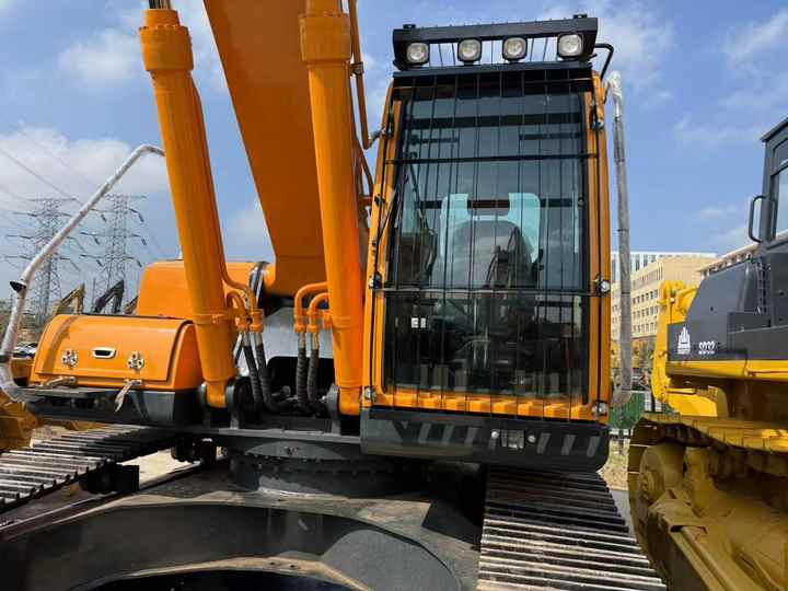 Used HYUNDAI305lc-9c Hydraulic Excavator with Excellent Performance hyundai Running Working Condition Low Price for Sale - Pelle sur chenille: photos 4 Used HYUNDAI305lc-9c Hydraulic Excavator with Excellent Performance hyundai Running Working Condition Low Price for Sale - Pelle sur chenille: photos 4