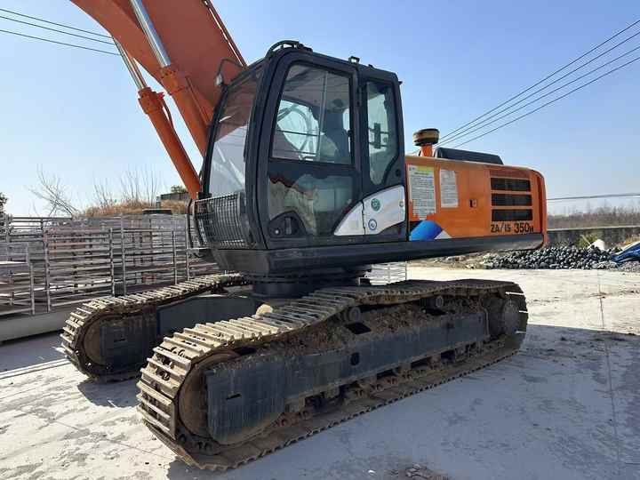 Used Hitachi Zx 350 Excavator with Loe Shipping and Certificate Global Shipping - Pelle sur chenille: photos 2 Used Hitachi Zx 350 Excavator with Loe Shipping and Certificate Global Shipping - Pelle sur chenille: photos 2
