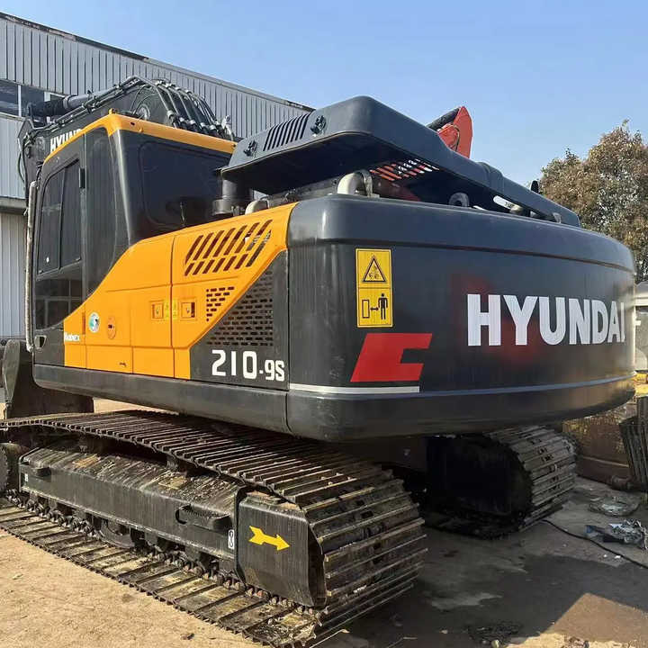 Used Wheel Excavator hyundai 210-9 for Sale Good Condition Wheel Excavator - Pelle sur chenille: photos 1 Used Wheel Excavator hyundai 210-9 for Sale Good Condition Wheel Excavator - Pelle sur chenille: photos 1