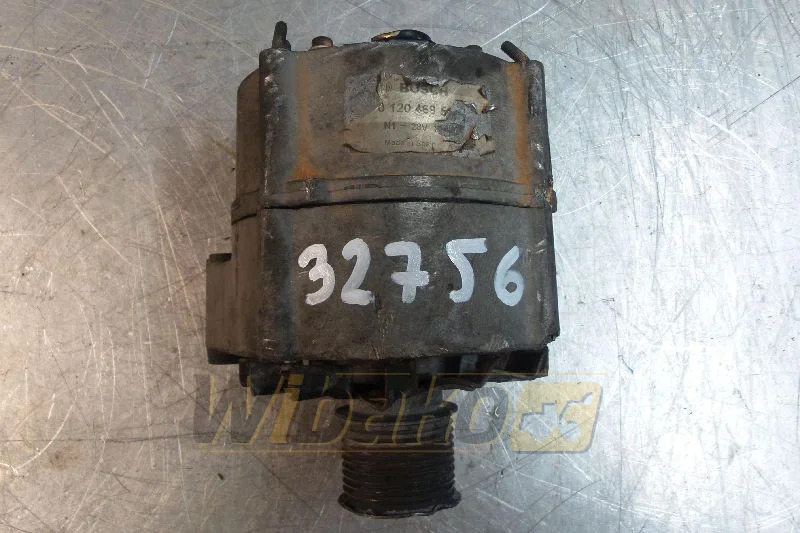 Bosch 01204695** - Alternateur pour Engins de chantier: photos 1 Bosch 01204695** - Alternateur pour Engins de chantier: photos 1