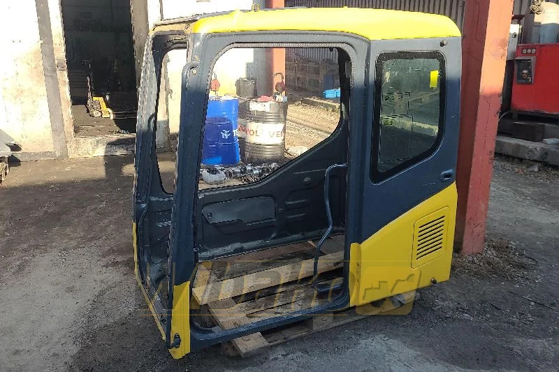 Komatsu PC290 - Cabine pour Engins de chantier: photos 1 Komatsu PC290 - Cabine pour Engins de chantier: photos 1