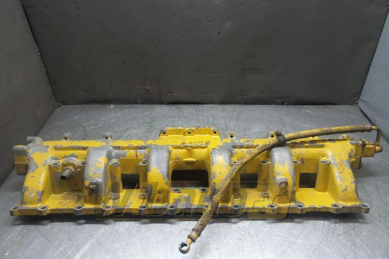 Komatsu S6D95L-1 - Collecteur d'admission pour Engins de chantier: photos 1 Komatsu S6D95L-1 - Collecteur d'admission pour Engins de chantier: photos 1