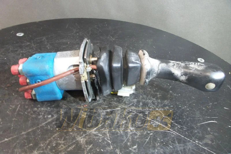 Rexroth 5TH6E52.14/YU01M05 - Valve hydraulique pour Engins de chantier: photos 3 Rexroth 5TH6E52.14/YU01M05 - Valve hydraulique pour Engins de chantier: photos 3