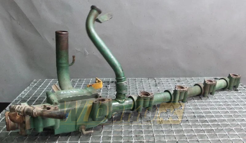 Volvo TD164KAE 980429 - Collecteur d'admission pour Engins de chantier: photos 1 Volvo TD164KAE 980429 - Collecteur d'admission pour Engins de chantier: photos 1