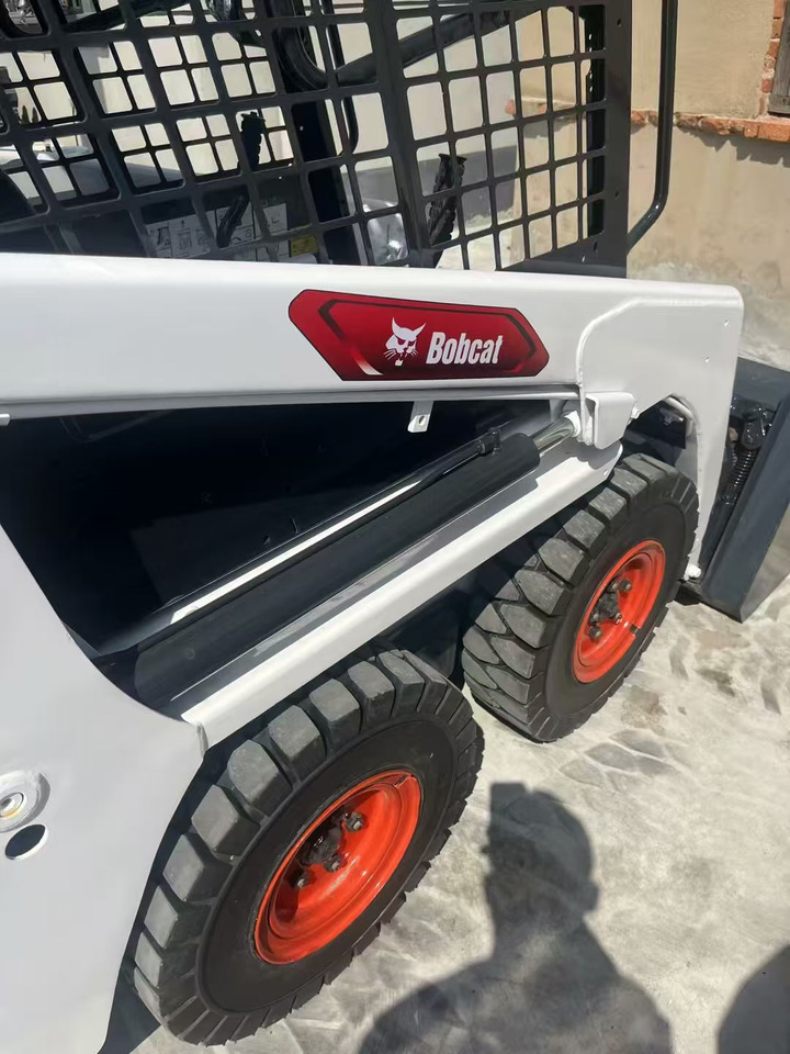 BOBCAT S730 - Mini chargeuse: photos 4 BOBCAT S730 - Mini chargeuse: photos 4