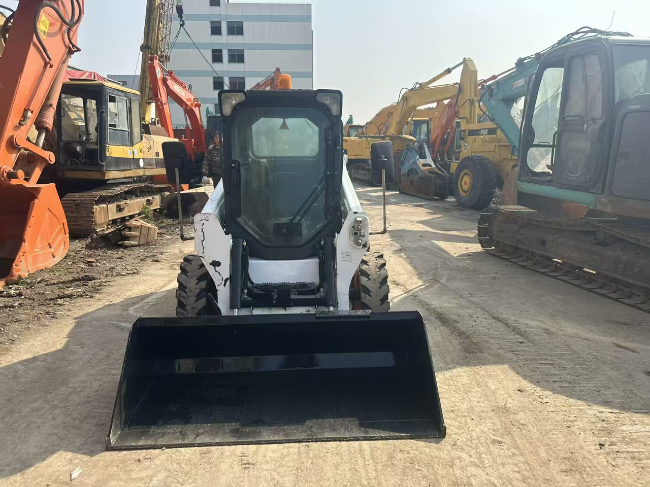 BOBCAT s550 - Chargeuse sur pneus: photos 4 BOBCAT s550 - Chargeuse sur pneus: photos 4