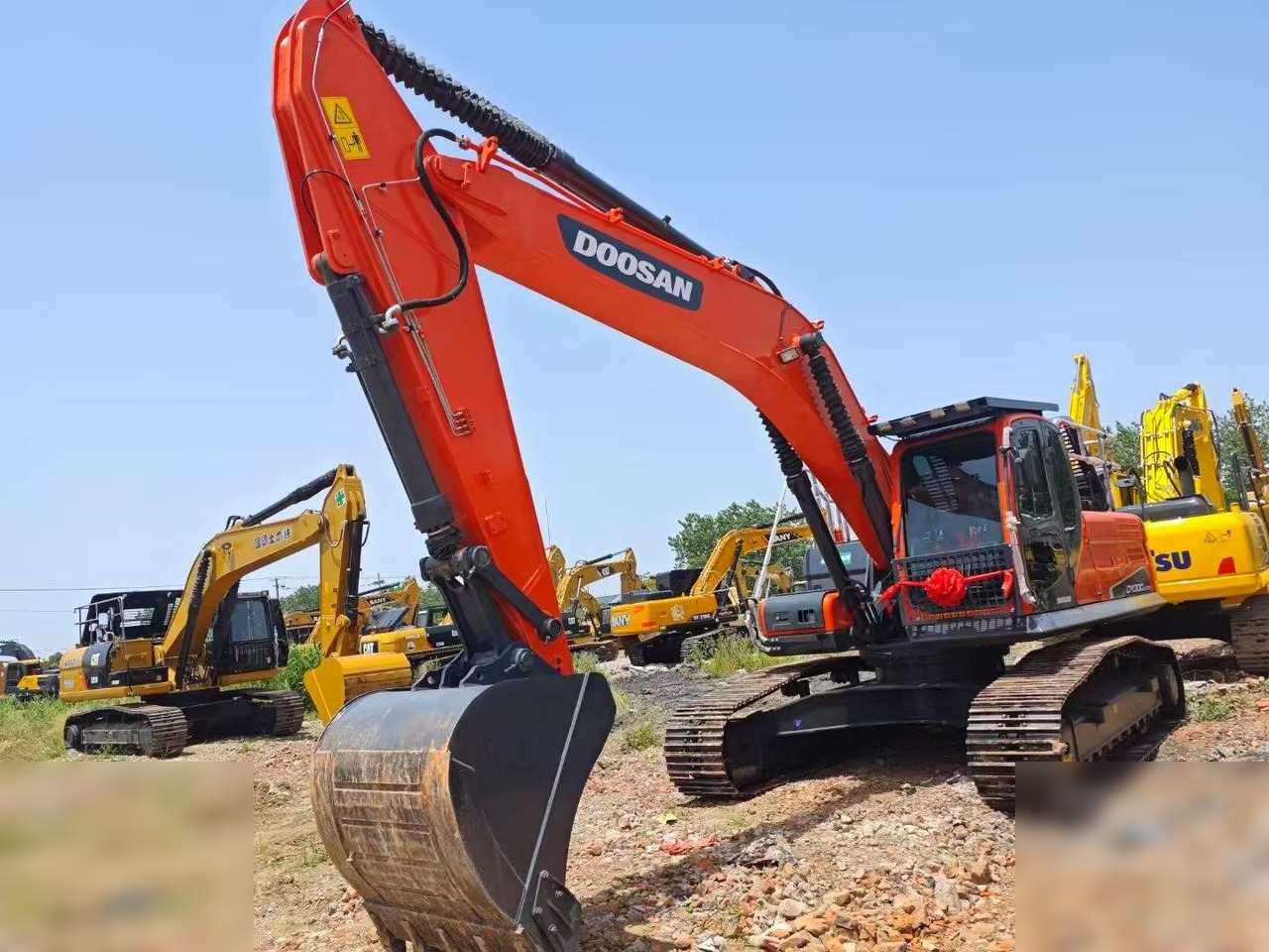 DOOSAN DX300 LC - Pelle sur chenille: photos 1 DOOSAN DX300 LC - Pelle sur chenille: photos 1