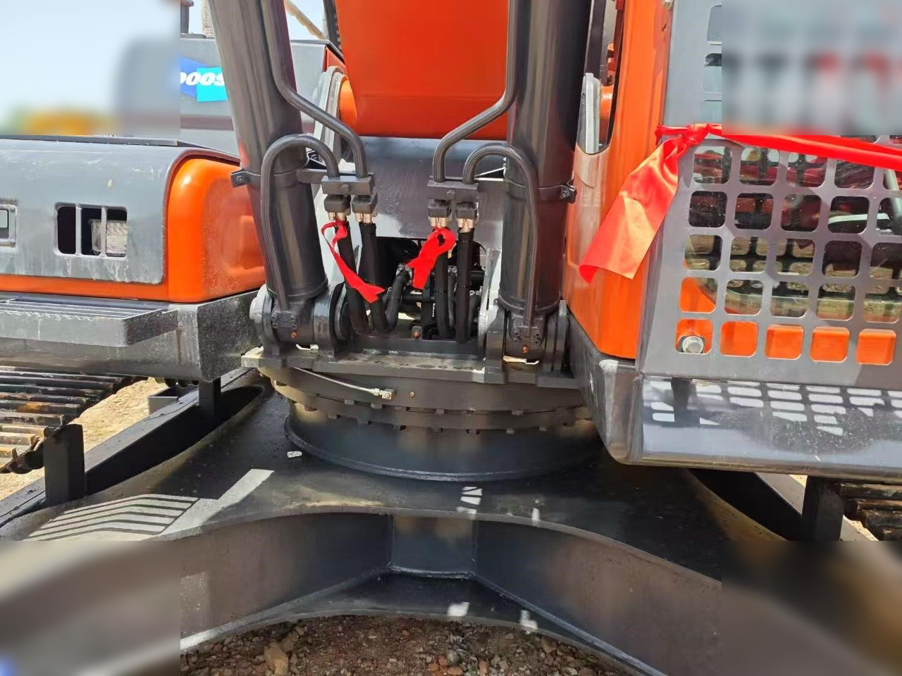 DOOSAN DX300 LC — crédit-bail DOOSAN DX300 LC: photos 8