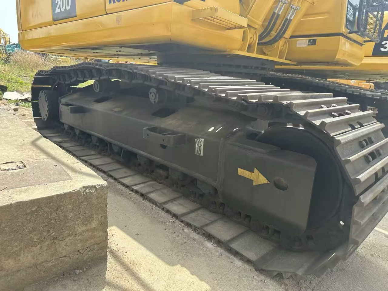Pelle sur pneus KOMATSU 200-8: photos 13
