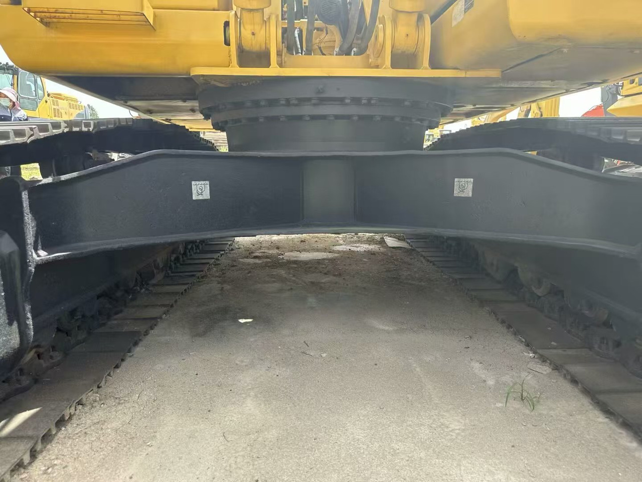 Pelle sur pneus KOMATSU 200-8: photos 10
