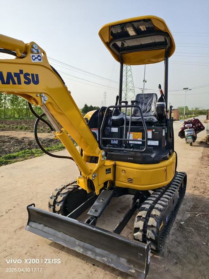 KOMATSU 20MR - Mini pelle: photos 4 KOMATSU 20MR - Mini pelle: photos 4