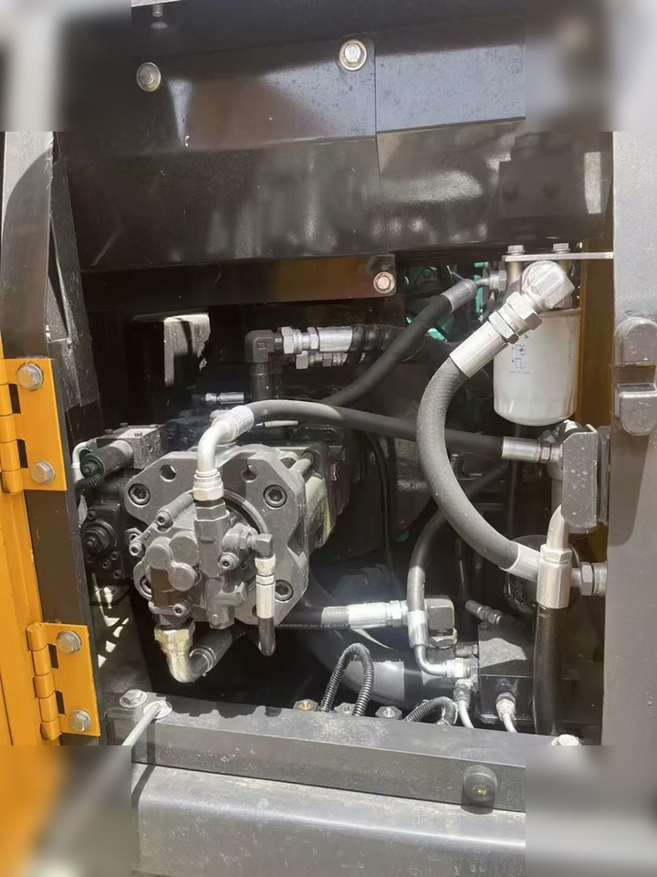 VOLVO EC140 - Pelle sur chenille: photos 4 VOLVO EC140 - Pelle sur chenille: photos 4