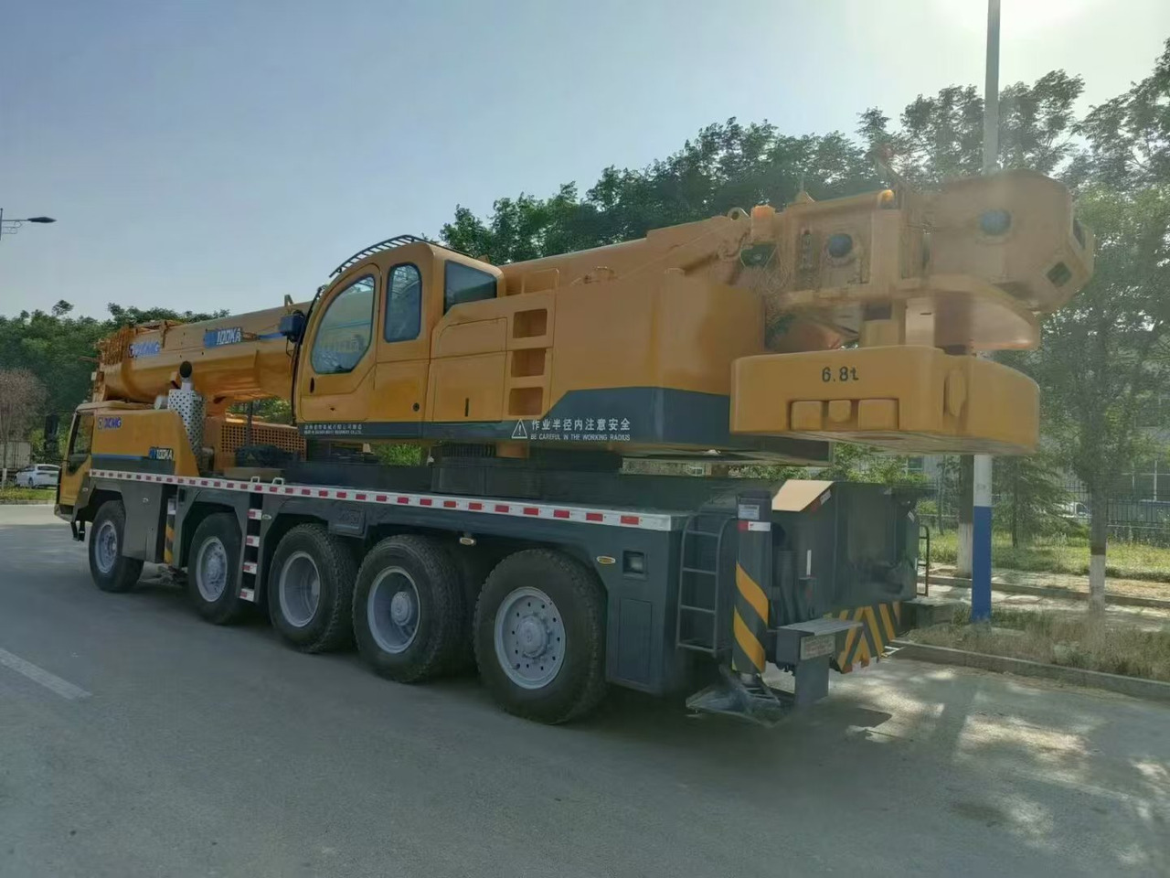 XCMG 100-ton - Grue mobile: photos 3 XCMG 100-ton - Grue mobile: photos 3