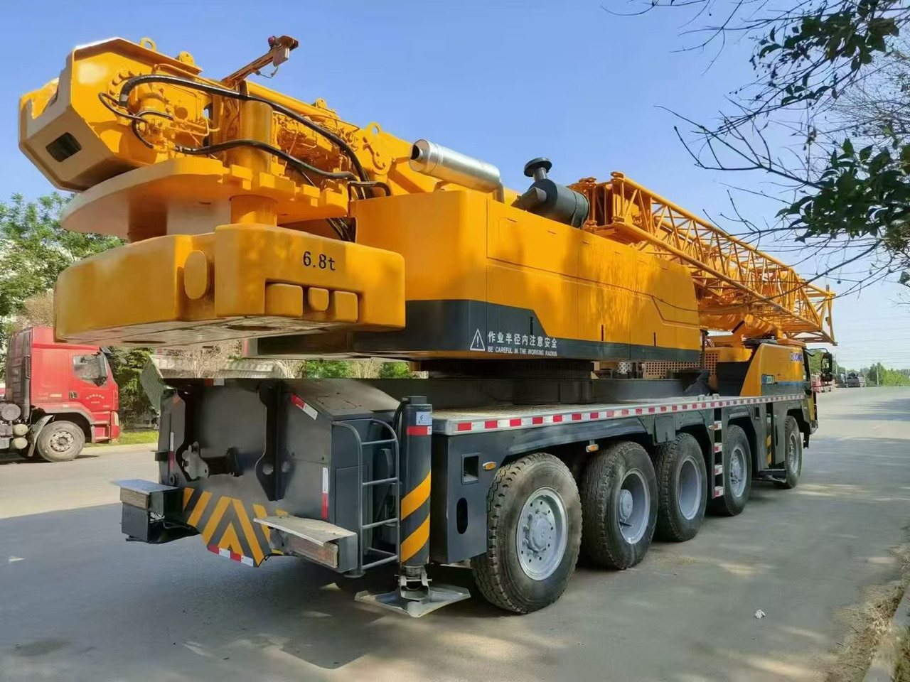 XCMG 100-ton - Grue mobile: photos 2 XCMG 100-ton - Grue mobile: photos 2
