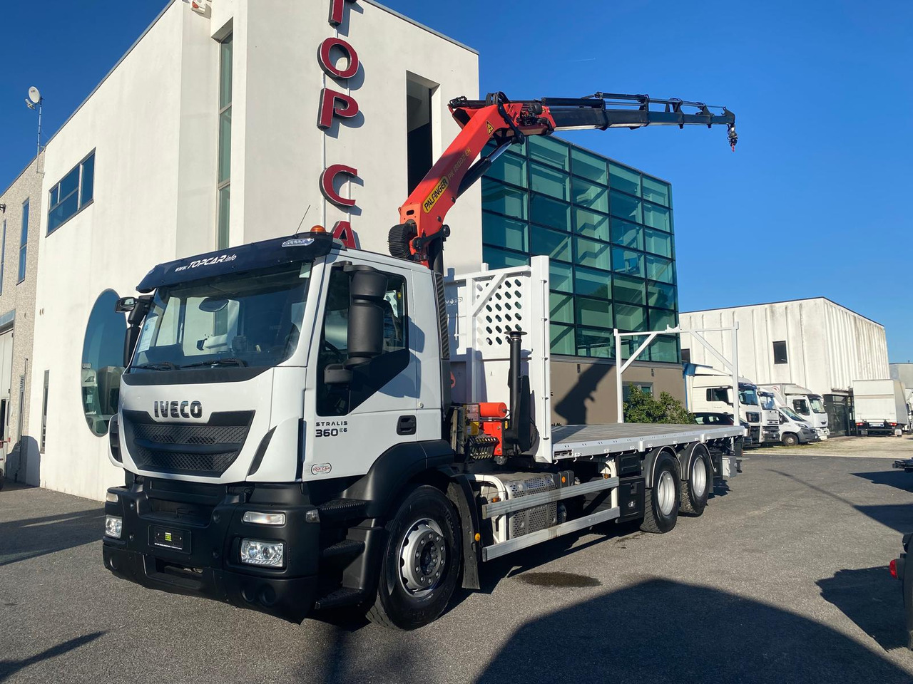 IVECO AD260S36 - Camion grue: photos 1 IVECO AD260S36 - Camion grue: photos 1