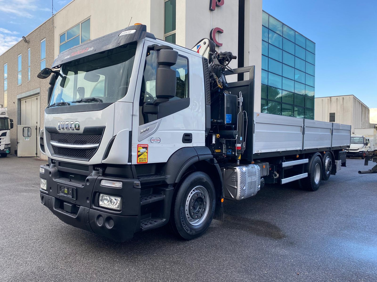 IVECO AD260S36 - Camion plateau: photos 2 IVECO AD260S36 - Camion plateau: photos 2