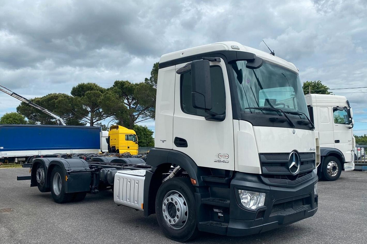 MERCEDES ANTOS 25.40 2015 A TELAIO EURO 6 - Châssis cabine: photos 3 MERCEDES ANTOS 25.40 2015 A TELAIO EURO 6 - Châssis cabine: photos 3