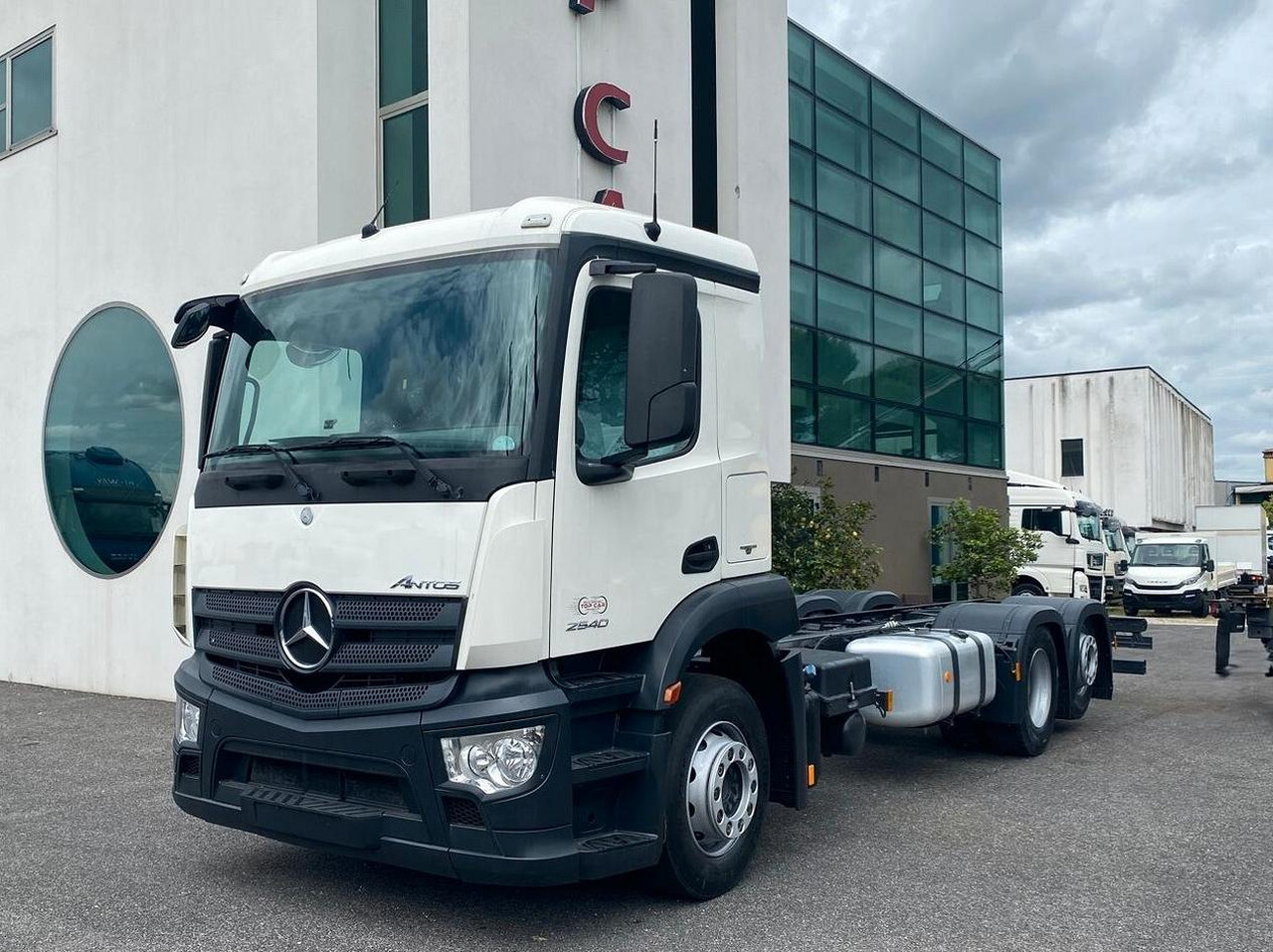 MERCEDES ANTOS 25.40 2015 A TELAIO EURO 6 - Châssis cabine: photos 2 MERCEDES ANTOS 25.40 2015 A TELAIO EURO 6 - Châssis cabine: photos 2