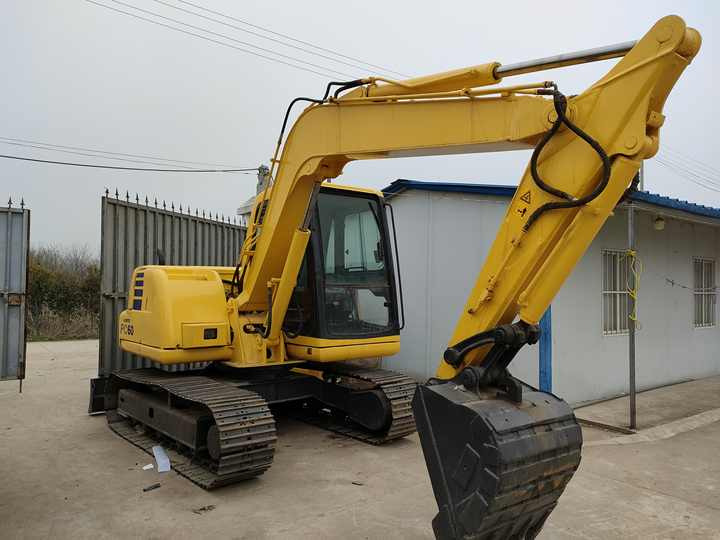Cheap Used Komatsu PC60-7 Crawler Excavator with High Efficiency Used Heavy Machinery Komatsu P60-7 Digger Cheap for Sale - Pelle sur chenille: photos 5 Cheap Used Komatsu PC60-7 Crawler Excavator with High Efficiency Used Heavy Machinery Komatsu P60-7 Digger Cheap for Sale - Pelle sur chenille: photos 5