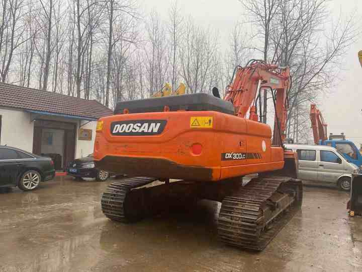 High Quality Doosan Big Size Excavator , Doosan 30ton Dx300lc Digging Machine , Doosan Excavator for Sale - Pelle sur chenille: photos 5 High Quality Doosan Big Size Excavator , Doosan 30ton Dx300lc Digging Machine , Doosan Excavator for Sale - Pelle sur chenille: photos 5
