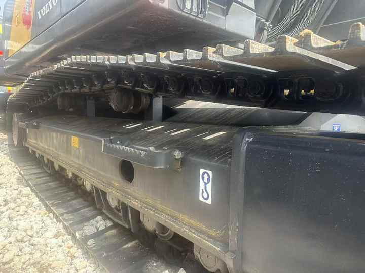 High Quality volvo  EC240 Construction Machinery Low Hours 21ton Used volvo Excavator for Sale [ Copy ] — crédit-bail High Quality volvo  EC240 Construction Machinery Low Hours 21ton Used volvo Excavator for Sale [ Copy ]: photos 6