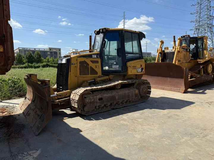 Original Caterpillar D5k Bulldozer New Arrival Used Cat D5 D6 D7 Bulldozer on Hot Sale - Bulldozer: photos 5 Original Caterpillar D5k Bulldozer New Arrival Used Cat D5 D6 D7 Bulldozer on Hot Sale - Bulldozer: photos 5