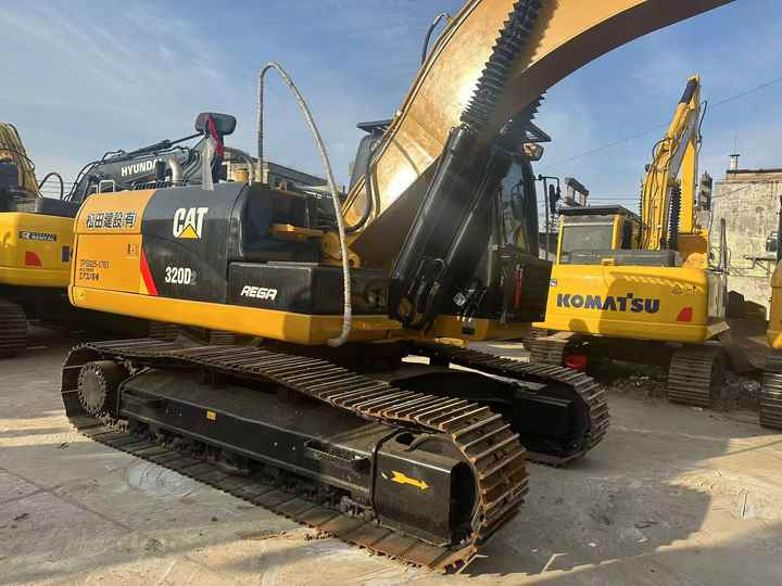Second Hand Excavator 320D Used Low Price Caterpillar CAT 312D 315D 320D 325D in Good Condition - Pelle sur chenille: photos 4 Second Hand Excavator 320D Used Low Price Caterpillar CAT 312D 315D 320D 325D in Good Condition - Pelle sur chenille: photos 4