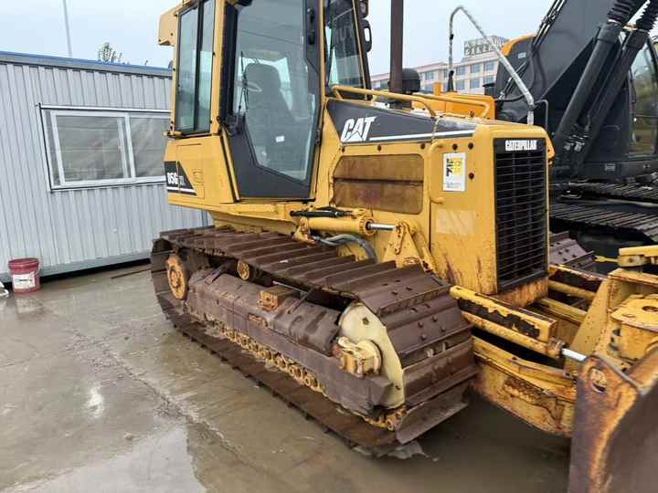 Used Cat D5G Crawler Bulldozer Original CAT Brand Bulldozer Second Hand Cat D5H D5 D5C D5N D5M LGP Dozer for Sale - Bulldozer: photos 4 Used Cat D5G Crawler Bulldozer Original CAT Brand Bulldozer Second Hand Cat D5H D5 D5C D5N D5M LGP Dozer for Sale - Bulldozer: photos 4