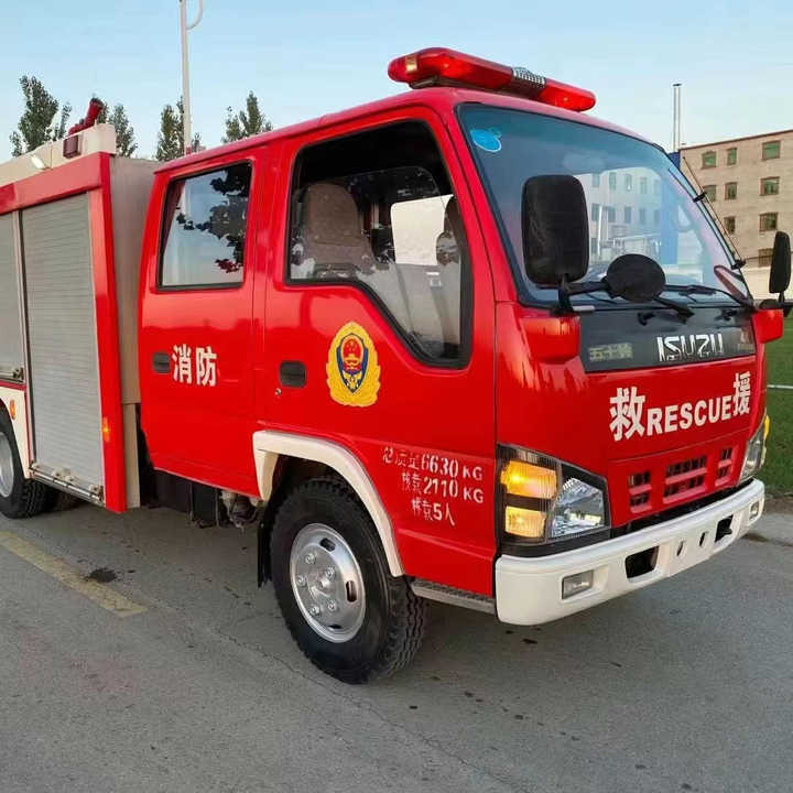 Used Heavy Construction Equipment Rescue Vehicle Second Hand Rescue Vehicle Used Machine Hot Sale - Camion de pompier: photos 1 Used Heavy Construction Equipment Rescue Vehicle Second Hand Rescue Vehicle Used Machine Hot Sale - Camion de pompier: photos 1