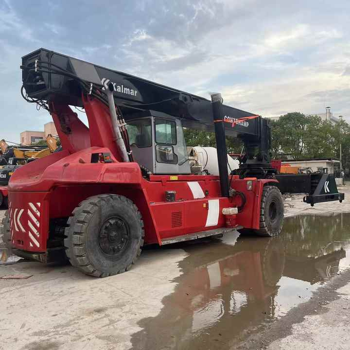 Used KALMAR DRF450-60S5 Port Reach Stacker Container Dedicated 45t - Reach stacker: photos 2 Used KALMAR DRF450-60S5 Port Reach Stacker Container Dedicated 45t - Reach stacker: photos 2