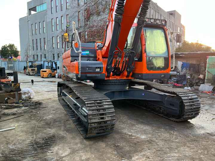 Used Large Doosan DX340 Excavator Original DX340-9 Used Excavator 34 Tons DX340lc-9c Hydraulic Excavator Sold Well - Pelle sur chenille: photos 5 Used Large Doosan DX340 Excavator Original DX340-9 Used Excavator 34 Tons DX340lc-9c Hydraulic Excavator Sold Well - Pelle sur chenille: photos 5