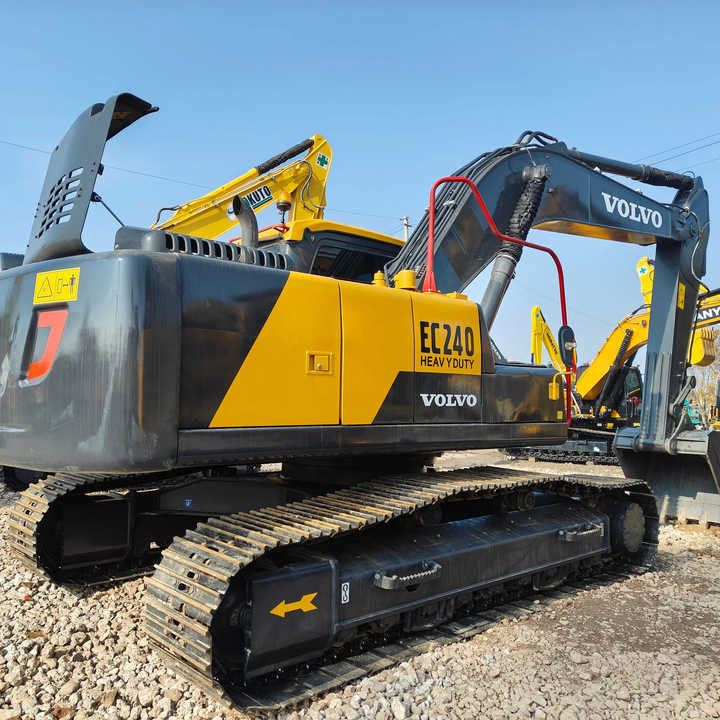 Used VOLVO EC240 Excavator for Sale with Good Performance and Low Price Powerful Construction Machinery for Sale - Pelle sur chenille: photos 1 Used VOLVO EC240 Excavator for Sale with Good Performance and Low Price Powerful Construction Machinery for Sale - Pelle sur chenille: photos 1