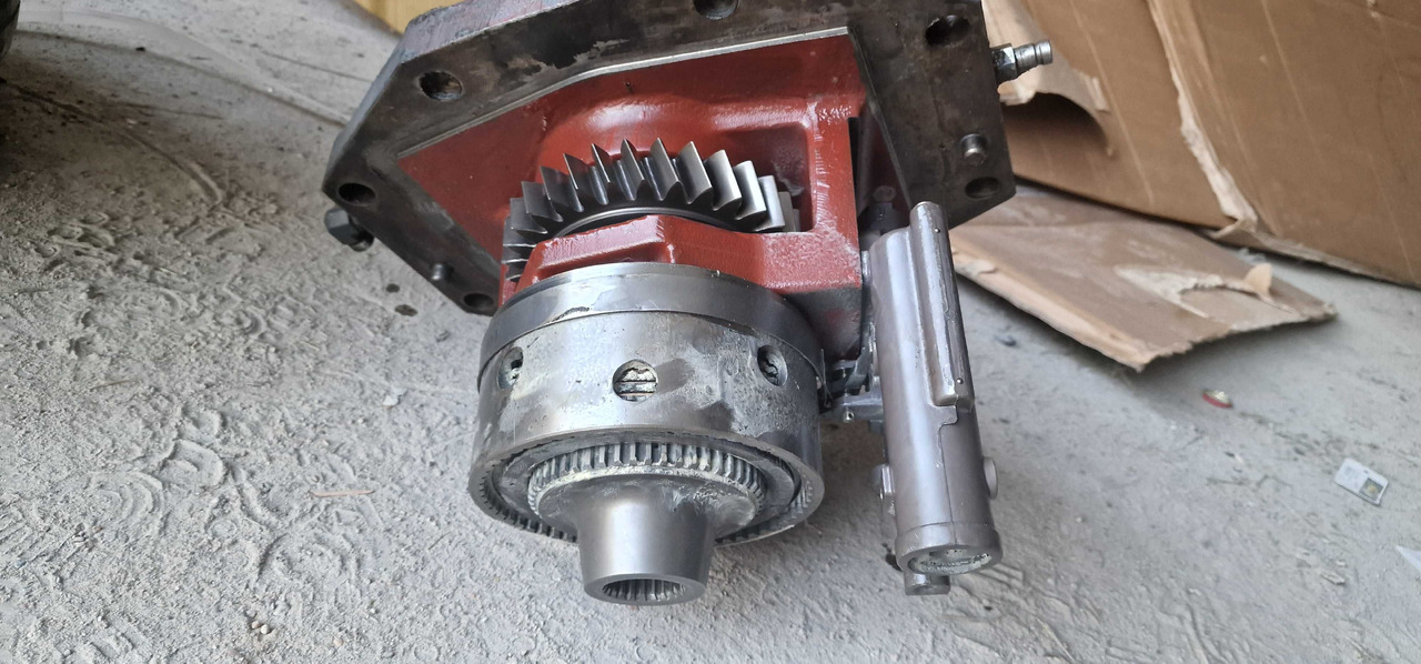 Kosz WOM wałek PTO 984_0409  9840_453 860_13345 Ford New Holland - Pièces de rechange pour Machine agricole: photos 1 Kosz WOM wałek PTO 984_0409  9840_453 860_13345 Ford New Holland - Pièces de rechange pour Machine agricole: photos 1