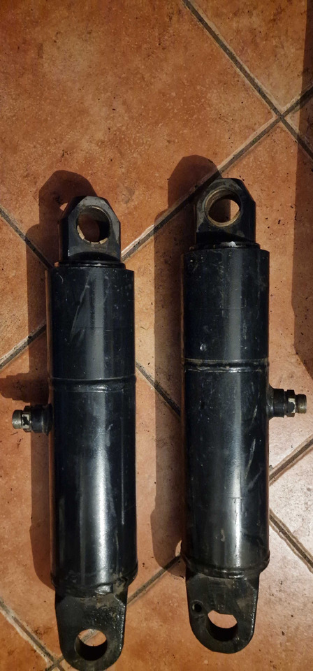 Siłowniki wspomagające podnośnik Deutz Fahr Agrotron 2.3749.012.0 - Vérin hydraulique pour Machine agricole: photos 1 Siłowniki wspomagające podnośnik Deutz Fahr Agrotron 2.3749.012.0 - Vérin hydraulique pour Machine agricole: photos 1